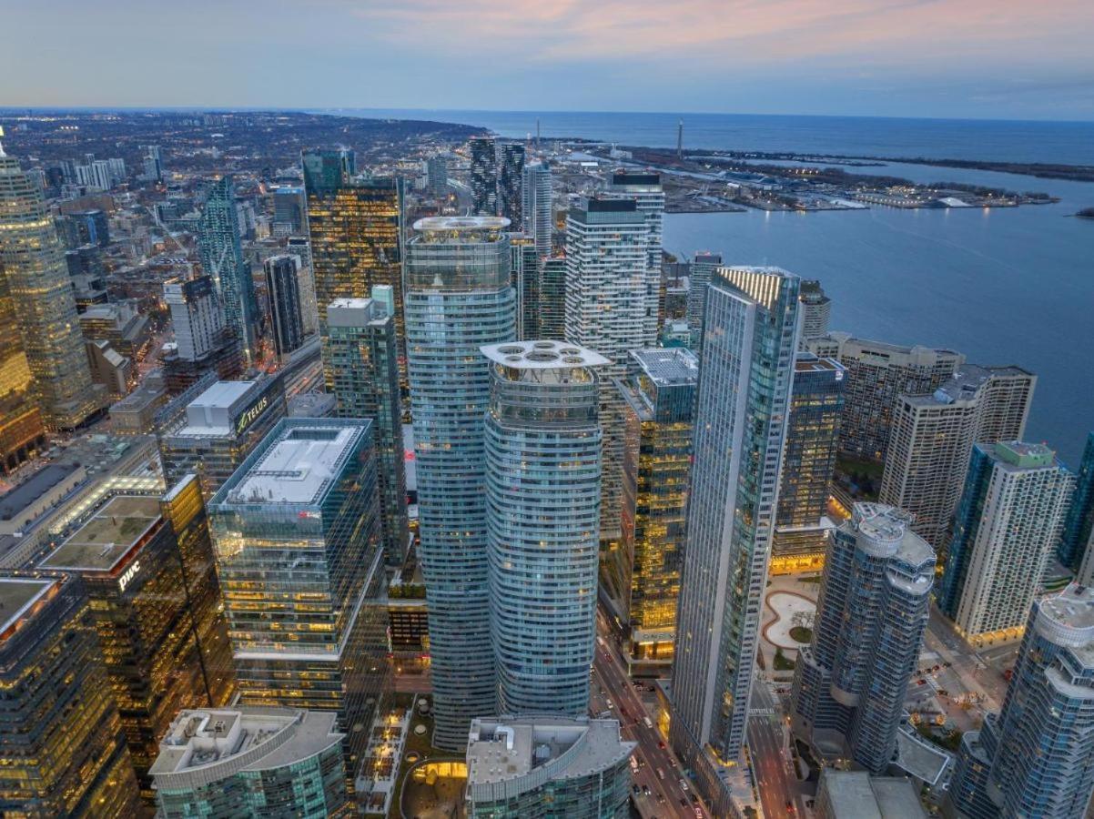 Presidential Suite Heart Of Downtown With Stunning View 多伦多 外观 照片