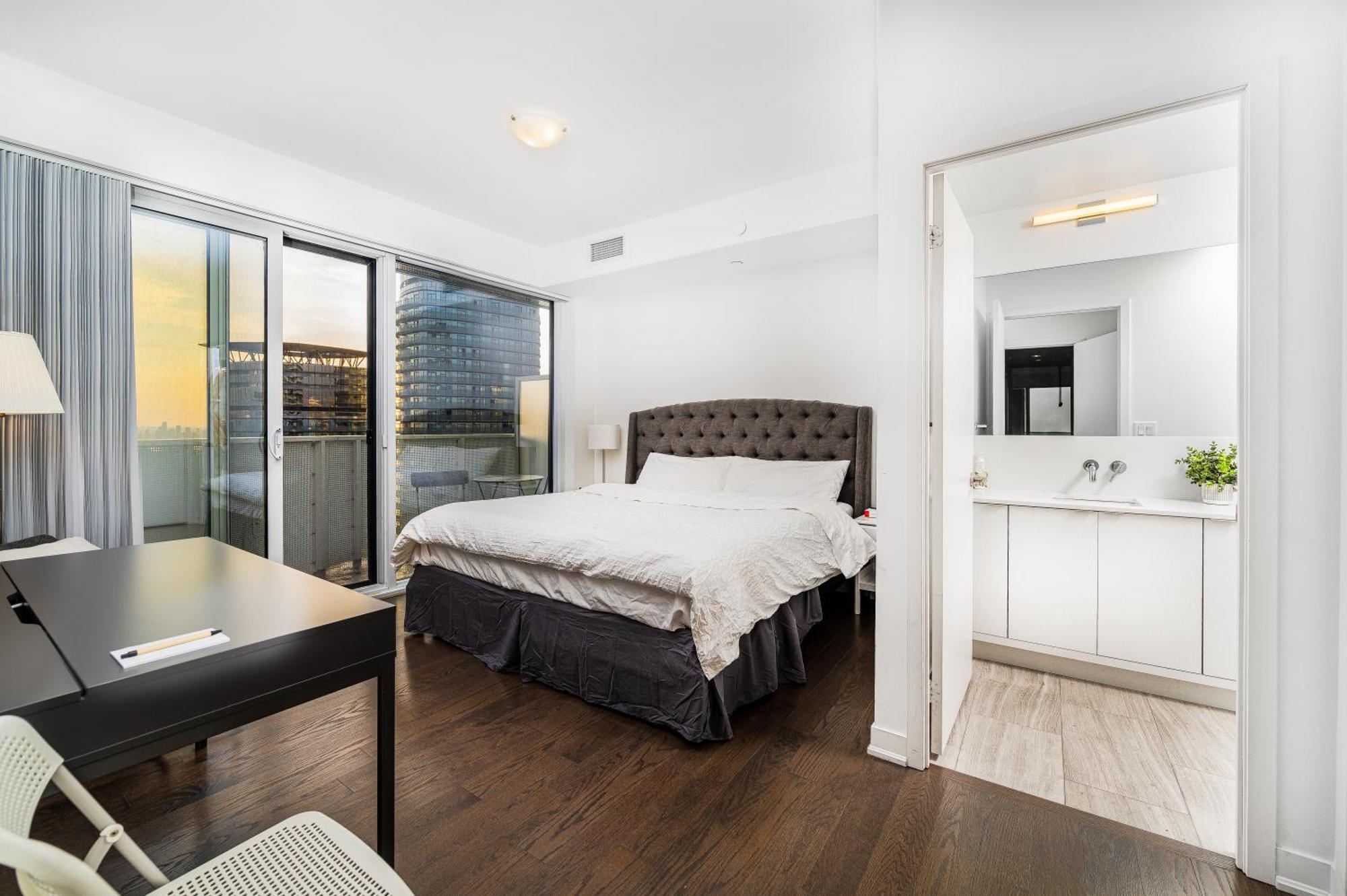 Presidential Suite Heart Of Downtown With Stunning View 多伦多 外观 照片