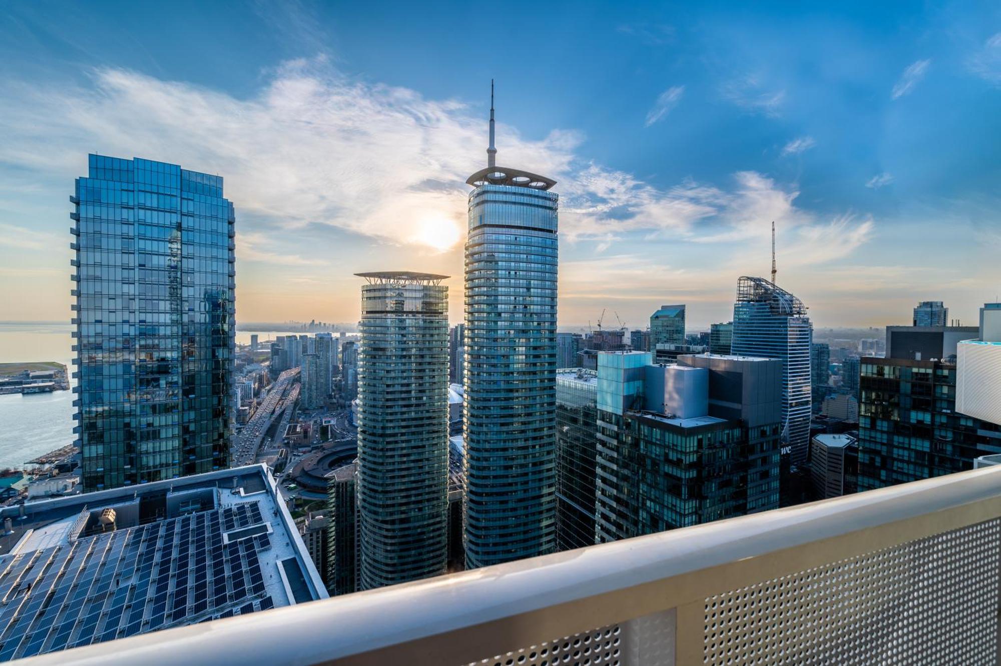 Presidential Suite Heart Of Downtown With Stunning View 多伦多 外观 照片